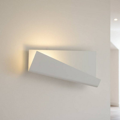 Ultra Beam Lighting Ultrabeam 5 Watt Led White Modern Wall Sconce Indoor from B&Q