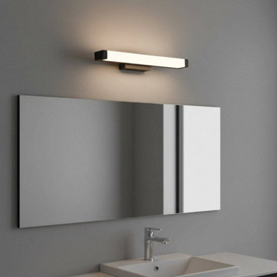 UltraBeam 6 Watt Black Bathroom Mirror Light - 420 Lumen Output - 3000k Warm White - 320mm Wide - Image 3