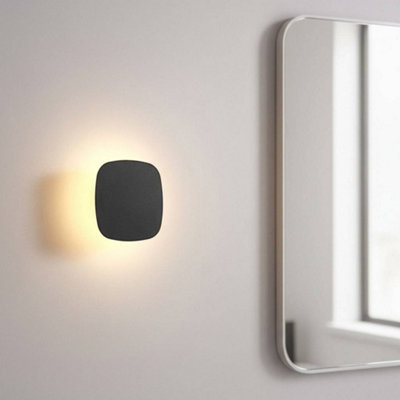 Rackhams Black/Light 6 Watt Square Ip65 Vanity Wall - Image 3