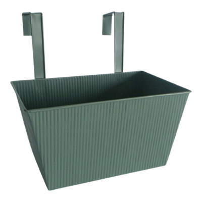 Verve 4L Green Metal Rectangular Trough (H)20Cm (W)20Cm (D)34Cm from B&Q