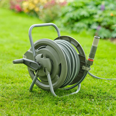 Shop hose pipes & hose reels.