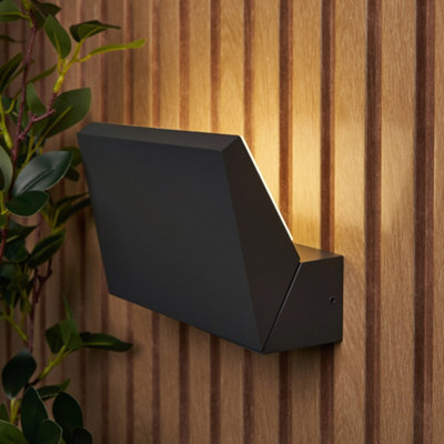 B&Q -  Yara Anthracite Adjustable Led Outdoor Up Or Down Wall Light