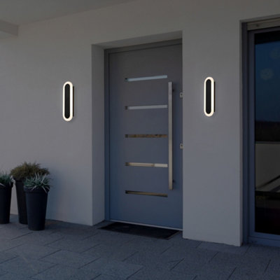 B&Q -  Mitali Black Outdoor Led Cct 10 Watt Linear Wall Light
