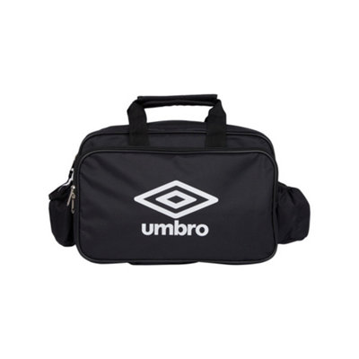  - Umbro First Aid Bag Black/white (One Size)