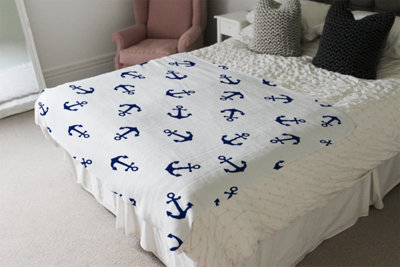 Andrew Lee Navy Anchors On White (Blanket) / Default Title from B&Q