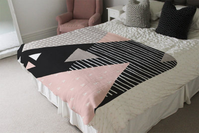 Andrew Lee Triangle Geometrics (Blanket) / Default Title from B&Q
