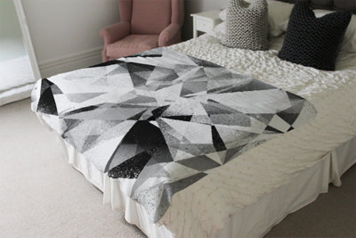 Andrew Lee Black & White Geometric Grunge Pattern (Blanket) / Default Title from B&Q
