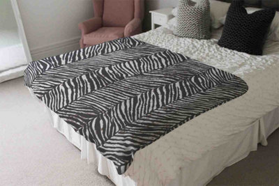 Andrew Lee Zebra Grunge Print (Blanket) / Default Title from B&Q