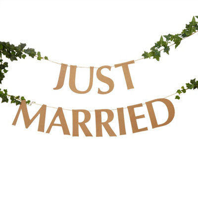 B&Q Neviti Hearts & Krafts Just Married Bunting (L) Green/Brown