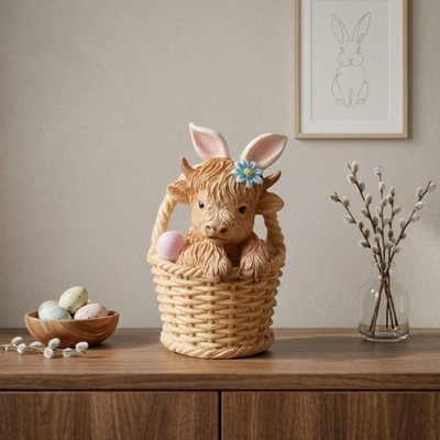 Garden Greatness Springtime Highland Cow In Basket from B&Q