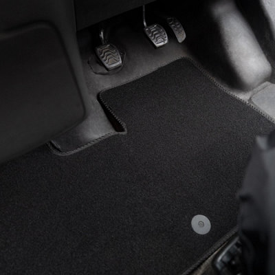 B&Q -  Mitsubishi Canter Fuso (2006- )  Van Mats Tailored Fit Easy-Clean Car Accessories Durable