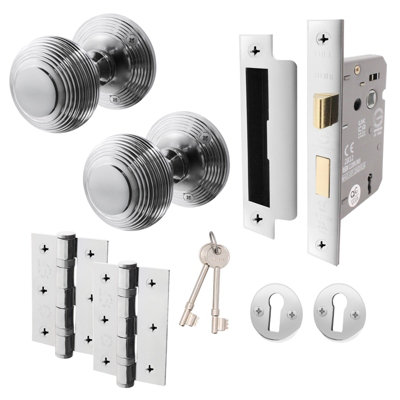 B&Q -  Beehive Key Lock Door Knob Set Polished Chrome1 Pair Of Reeded Mortice Knobs (55mm)Sash Lock (80mm) & Hinges (76mm)