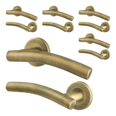 Afit Brass Door Handles Round Rose5 Pairs Of Antique Brass Curved Internal Lever HandlesArco Range from B&Q