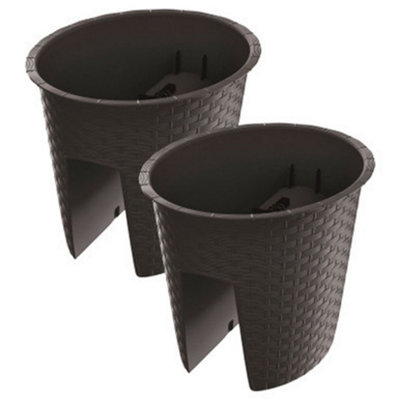 Urbn-Living BrownSet Of 2Oval Ratolla Railing Plant Pot22.5X29.8X24.2Cm from B&Q