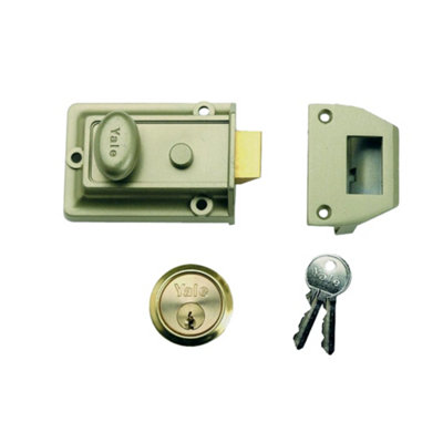 B&Q -  Traditional Nightlatch Gold (60mm)
