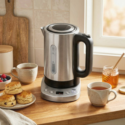 B&Q -  Electric Kettle1.7L Fast Boil3Kw Water Kettle With Strix Thermost