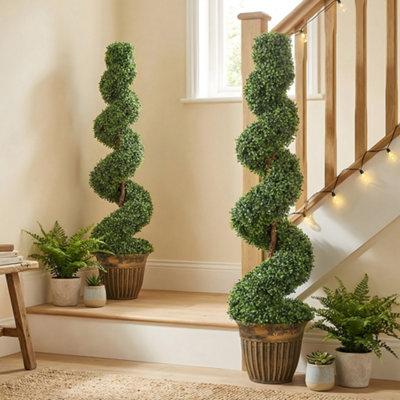 B&Q -  Set Of 2 Potted Artificial PlantsTopiary Spiral Boxwood Trees