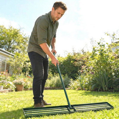 Outsunny 113 X 26 Cm Lawn Levelling Rake With 169 Cm Handle from B&Q