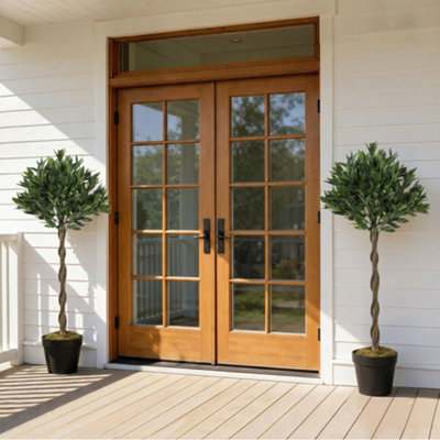 Outsunny Artificial Bay Laurel Topiary Trees With Twisted TrunkSet Of 2 from B&Q