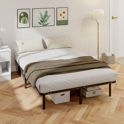 Homcom 4Ft6 Double Bed FrameMetal Platform Bed Frame With 28 Wood Slats