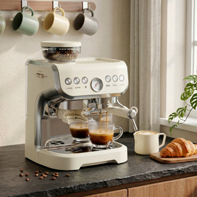B&Q -  Espresso MachineBean Grinder & Steam Wand15 Bar PressureCream White
