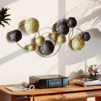 Homcom Hanging Wall Sculpture With Modern Lotus-Leaf DesignMetal Wall Art from B&Q