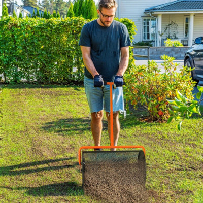 Outsunny Compost Spreader, 24" Garden Spreader W/ Height Adjustable Handle - Image 6