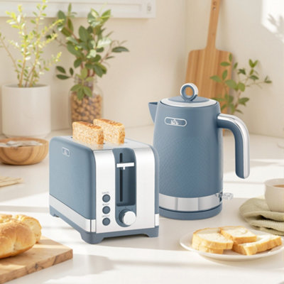 B&Q -  3000W Rapid Boil Kettle And Toaster Set With Otter ThermostatBlue