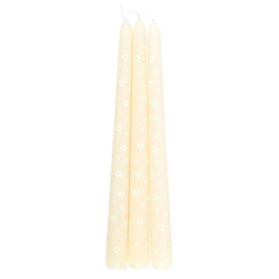 Something Different Carrot Patch Daisy Taper Candle (Pack Of 3) White/yellow (One Size) from B&Q
