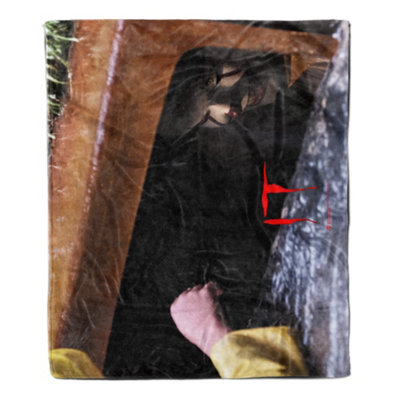 Zavvi It Chapter 1 (2017) Pennywise Fleece Blanket from B&Q