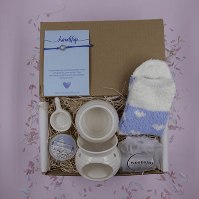  - Friend Cosy & Home Fragrance Treat Gift Box