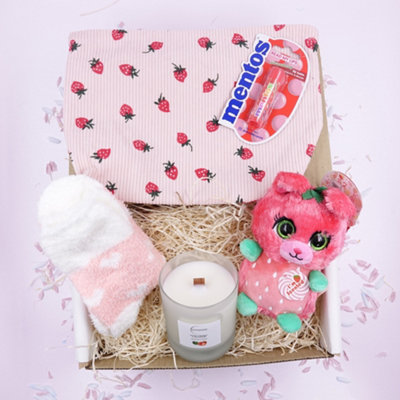  - Strawberry Sweet Treat Gift Box