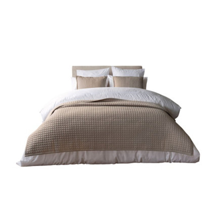 Belledorm Crompton Quilted Throw Mocha (200Cm X 150Cm) from B&Q