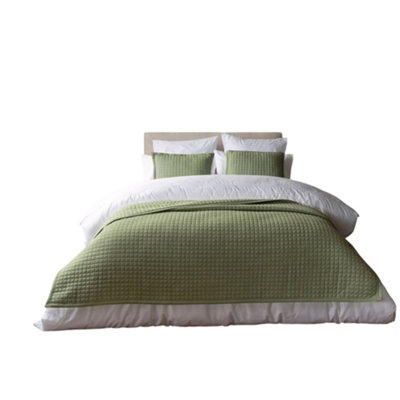 Belledorm Crompton Quilted Throw Sage (200Cm X 150Cm) from B&Q
