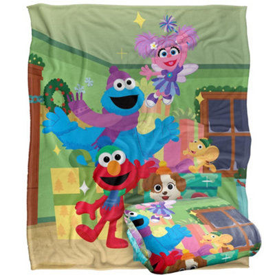 Sesame Street Furry Friends Christmas Blanket Multicoloured (One Size) from B&Q