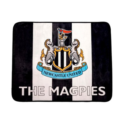 Newcastle United Fc The Magpies Crest Rug White/black (One Size) from B&Q