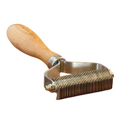Supreme Products Neat & Tidy Fine Horse Thinning Comb Steel/wood (One Size) from B&Q