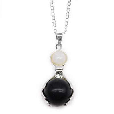 Gemstone Healing Hands Pendant Agate from B&Q