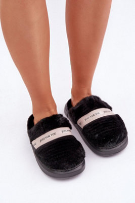 Cozy Furry Closed Toe Slippers With Thick Insulated Sole from B&Q