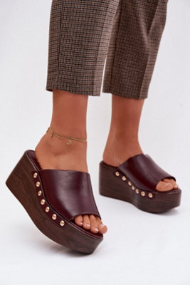Stylish Wedge Platform Sandals With Golden Side Studs Details from B&Q
