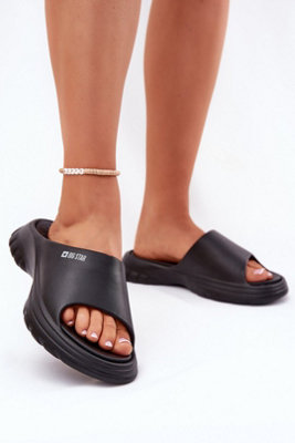 Lightweight Foam Flip Flops For Summer Comfort And Pool from B&Q