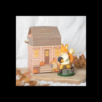  - Flynn Fox Resin Woodland Ornament For Mantel Shelf Decor