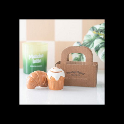  - Ceramic Pastry Shaped Salt And Pepper Shakers