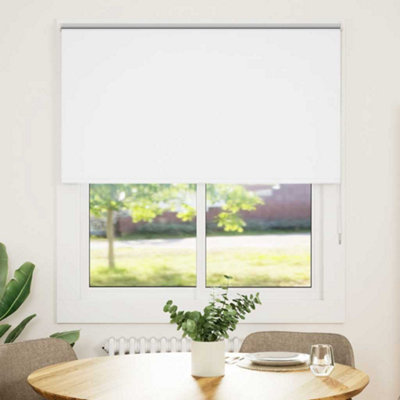 Berkfield Durable Roller Blind Blackout White 135X175 Cm Fabric Width 131.6 Cm Polyester