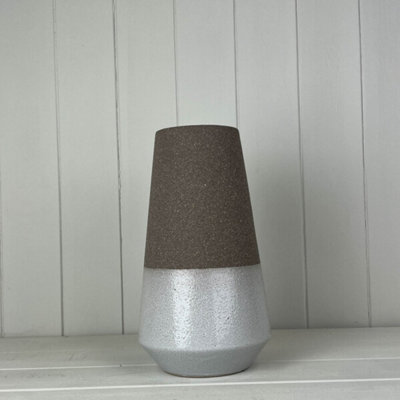 Kdmd Unisex Brown Textured Mocha Ceramic Vase In - Image 3