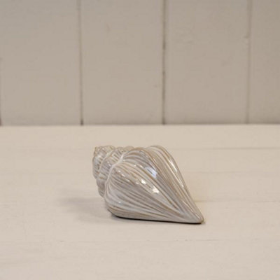 Kdmd Glazed Ceramic Shell Small Ornament With Textured Detail - Off White - Image 3