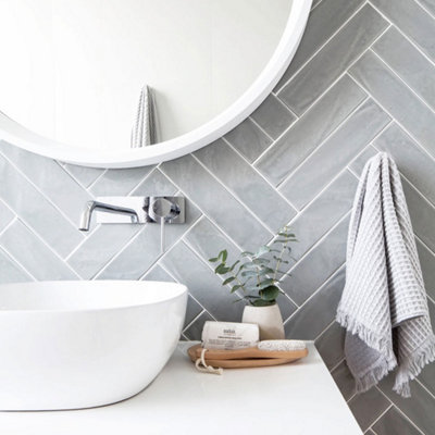 B&Q -  Light Grey Gloss Flat Bumpy Metro Ceramic Wall Tile (L)300mm X (W)75mm Each Box 1Sqm