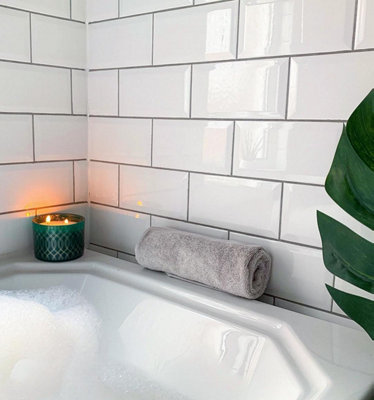 B&Q -  White Bevelled High Gloss Metro Ceramic Wall TileSample
