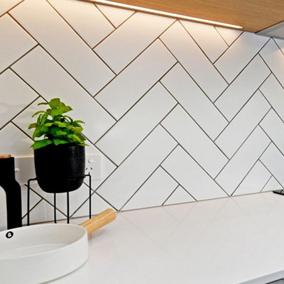 B&Q -  White Flat Satin/matt Metro Ceramic Wall TileSample