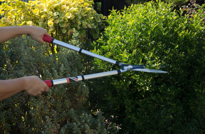 Kimura-Pro 202-Pro Telescopic Geared Hedge Shears Japanese Sk5 Steel Blades Sturdy Extendable Power Gear Garden Bush Clippers from B&Q